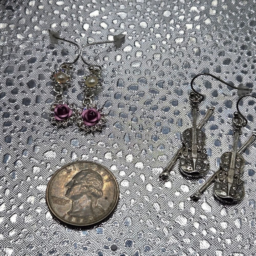 "5/$40" 2 Pairs Rhinestone Pink Flower/Violin Silver Tone Dangle Earrings - Picture 4 of 8